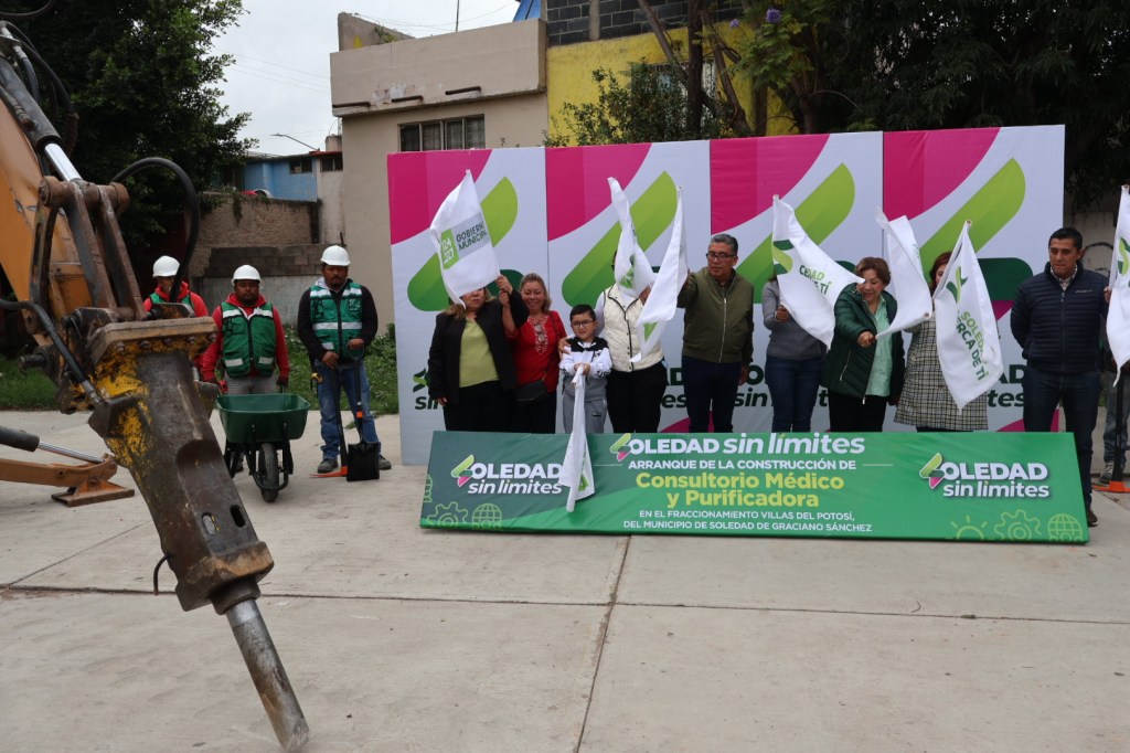 ALCALDE JUAN MANUEL NAVARRO LLEVAN SALUD, AGUA POTABLE Y BIENESTAR A FAMILIAS DE VILLAS DEL POTOSÍ