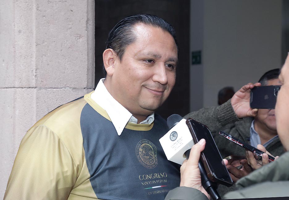 SE ENTREGAN KITS A PARTICIPANTES EN LA CARRERA ATLÉTICA “UN LEGADO A LA NACIÓN”, CON MOTIVO DEL BICENTENARIO DEL BICENTENARIO DE LA CONSTITUCIÓN POLÍTICA DEL ESTADO.