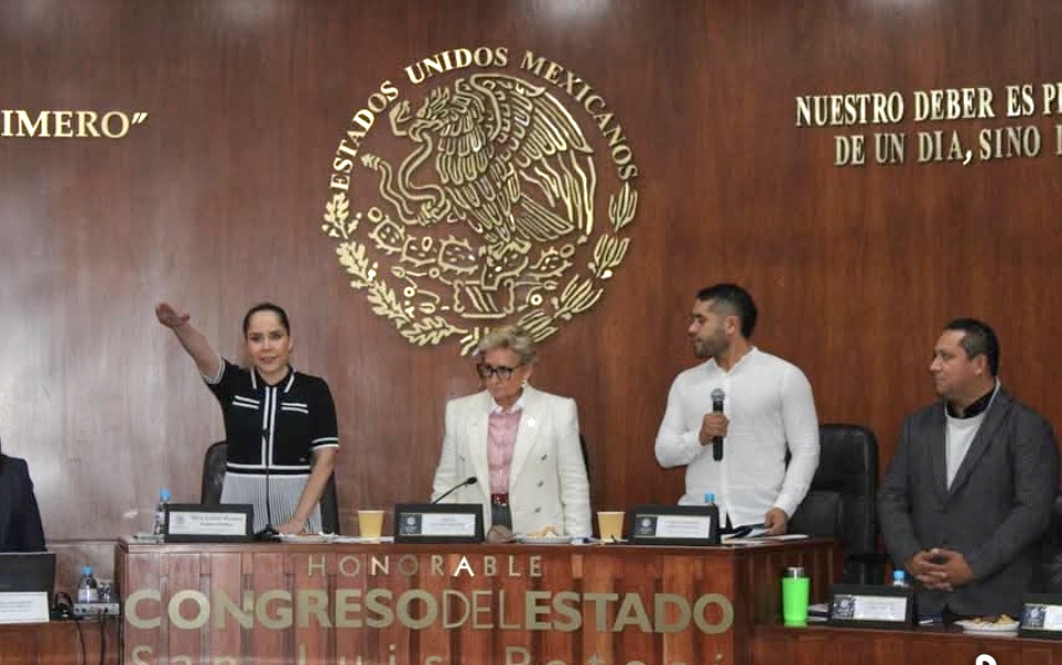SALUD DESTACA REDUCCIÓN DEL DENGUE, LOGROS EN TRASPLANTES Y LIDERAZGO EN VACUNACIÓN EN COMPARECENCIA ANTE EL CONGRESO DEL&nbsp;ESTADO