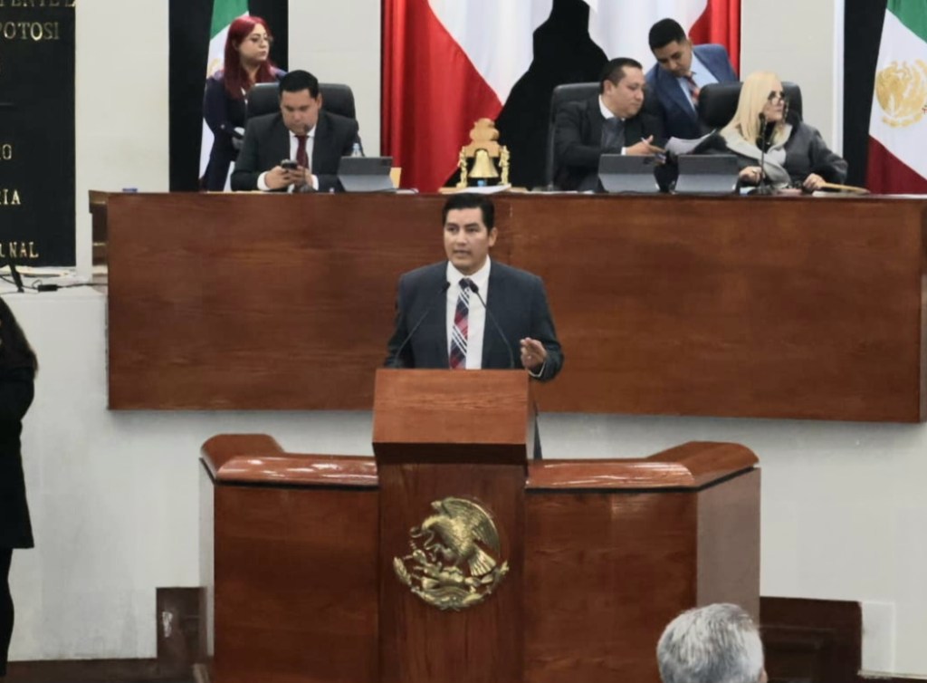 EXORTAN AL AYUNTAMIENTO CAPITALINO A RESOLVER BACHEO Y DAR MANTENIMIENTO A VIALIDADES: DIPUTADO CASTRO&nbsp;BARRÓN