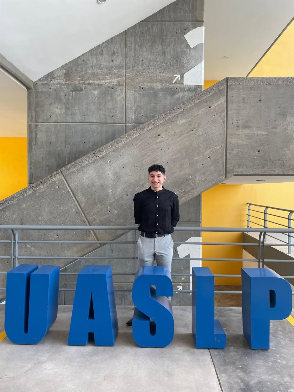 De la UASLP a Austria: egresado de Biomédica amplía su visión sobre el futuro de la profesión